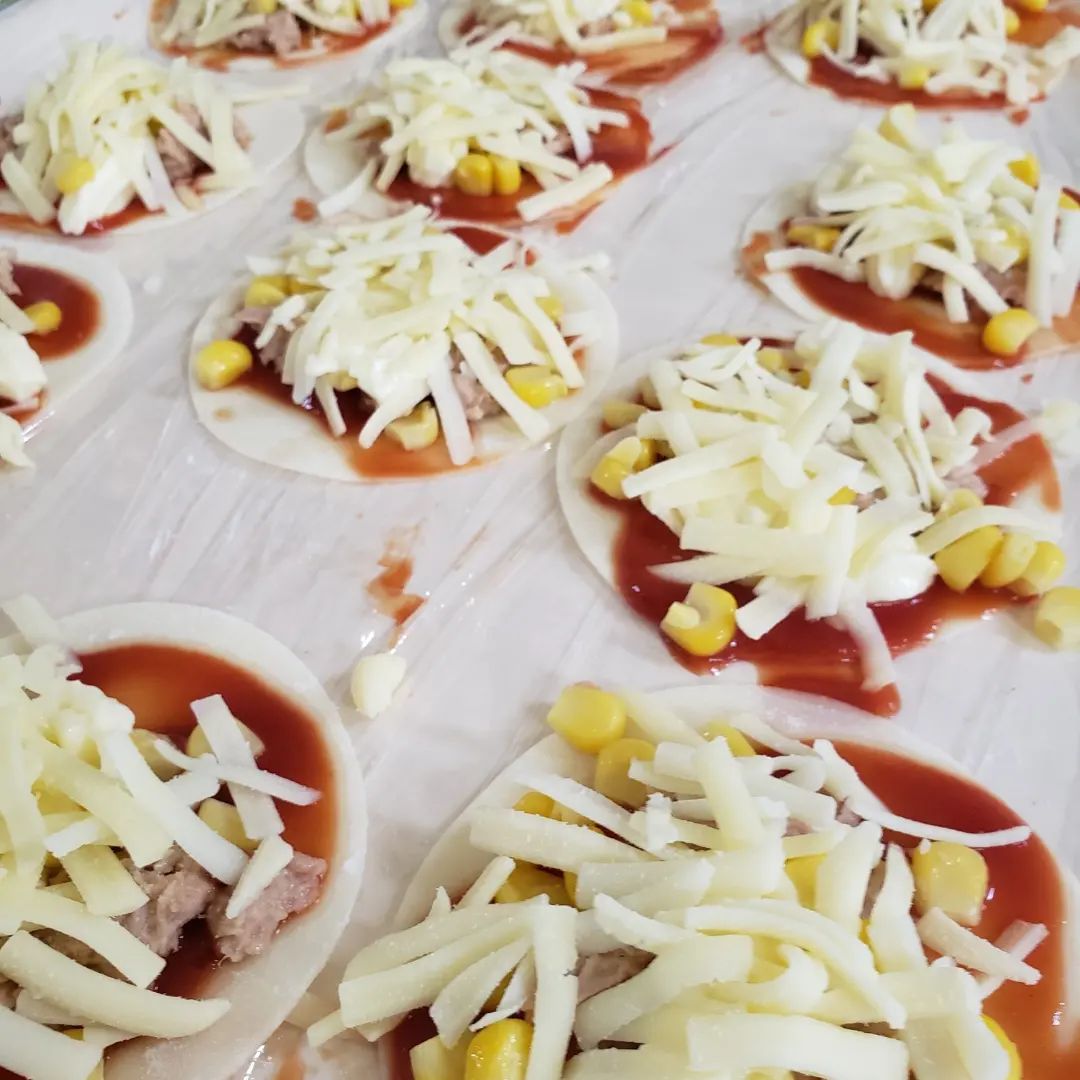 ピッツァ　手作りおやつ、今回は手作りピッツァです焼き上がりはチーズが溶けて抜群でした#ウエルハイムヨコゼ 　#横瀬デイサービスセンター 　#横瀬町 　#秩父 　#レクリエーション 　#手作りおやつ