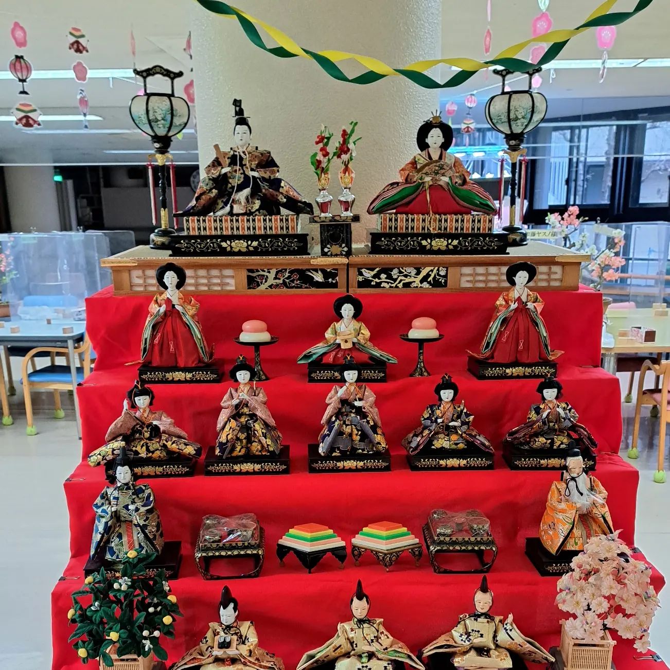 ひなまつり　お雛様を飾り付けいたしました～利用者さんから『雛祭りは、いくつになっても嬉しくなるね…』とのお話もありました。#ウエルハイムヨコゼ #横瀬デイサービスセンター #雛祭り #秩父 #横瀬町