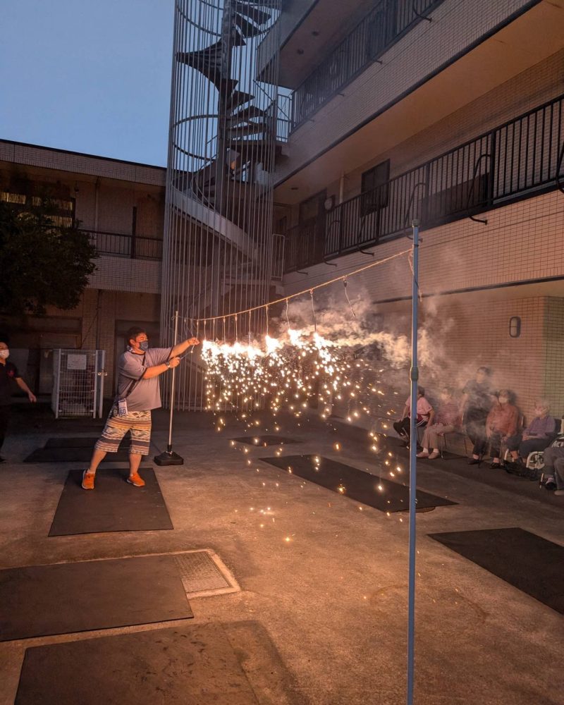 ウエルハイムヨコゼ納涼花火大会職員家族も参加して愉しい時間が過ごせました。フィナーレはナイアガラで盛り上がりました〜️#横瀬町 #秩父 #ウエルハイムヨコゼ #特養レク #納涼花火大会 #ナイアガラ