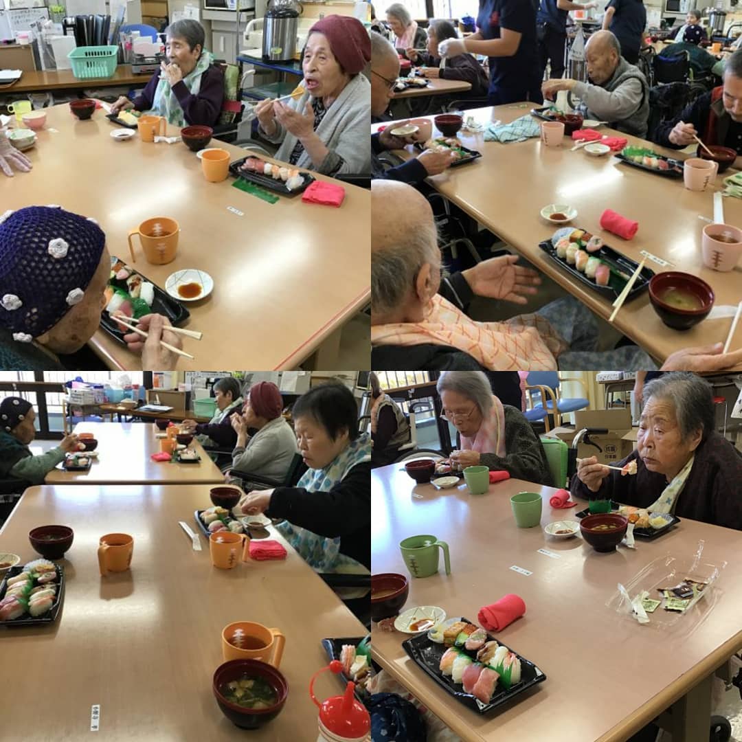 お寿司ランチ！今日の昼食は『お弁当イベント』でした。一番リクエストが多かったのがお寿司本来なら外食イベント目白押しの時期なのですが…そんな中ですが、少しでも美味しい時間が提供できました#ウエルハイムヨコゼ#特養行事 　#秩父　#横瀬町