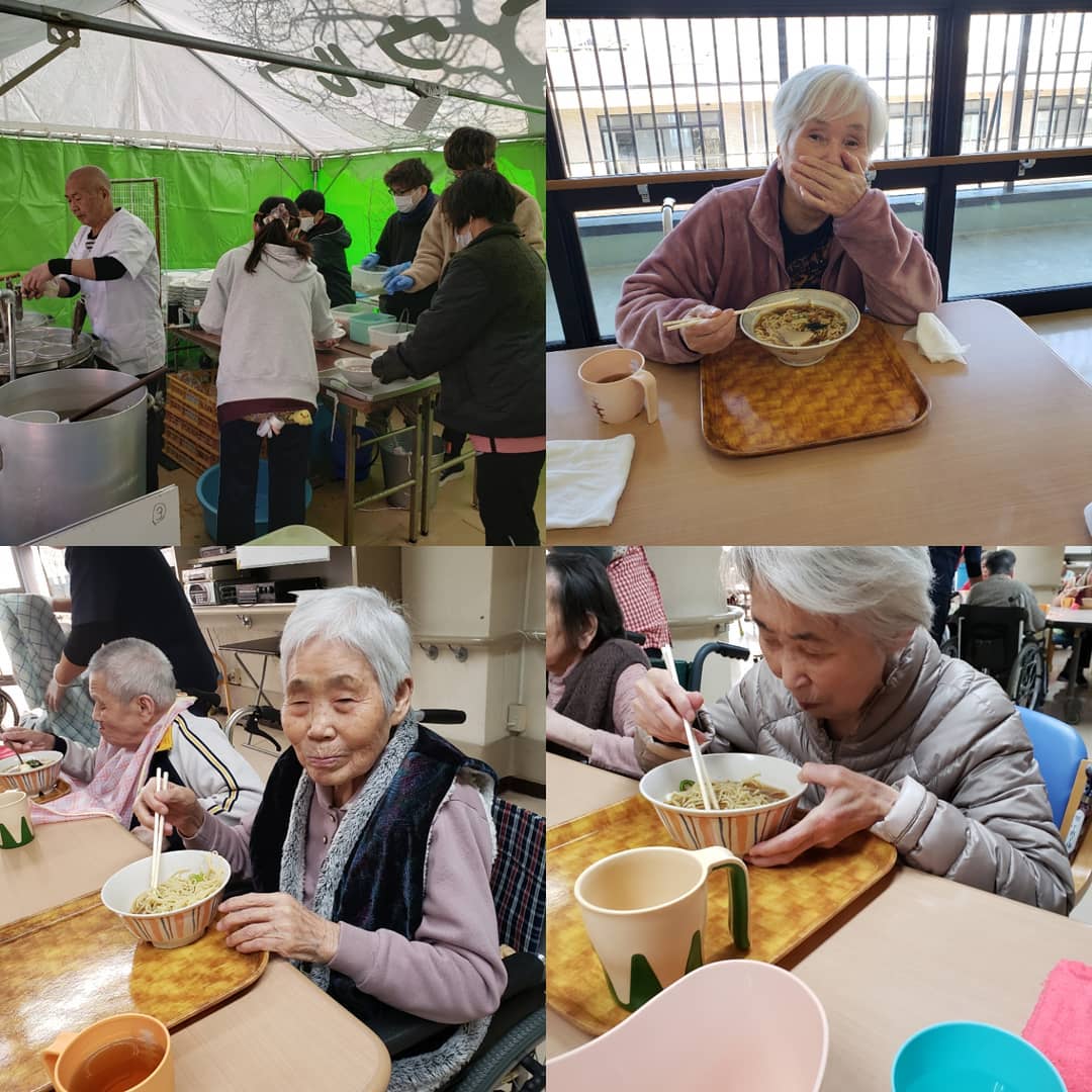 ラーメンイベント本日の昼食は、秩父一の名店『悦楽苑』さんのラーメンでしたデイ、特養、の利用者さん、職員一同笑顔です美味しいものは人を幸せにしてくれます#ウエルハイムヨコゼ　#悦楽苑 #特養行事