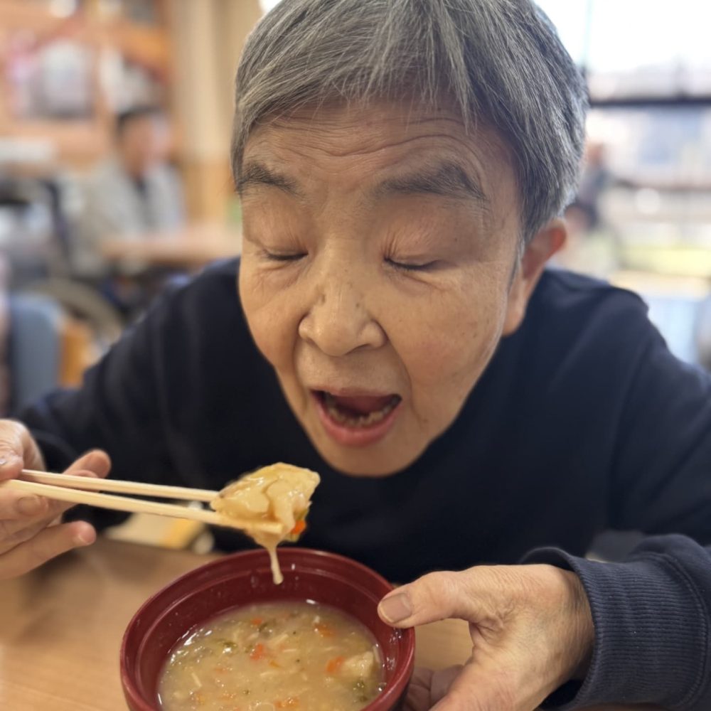 手作りおやつ『すいとん』　寒〜い日には暖まるすいとん！♫あったかいんだから〜^^;…夕食が煮込みうどんということが判明して、急遽味噌仕立てに。これも手作りの良い点です。#ウエルハイムヨコゼ #横瀬町 #秩父 #特養の日常 #手作りおやつ #すいとん #人気メニュー