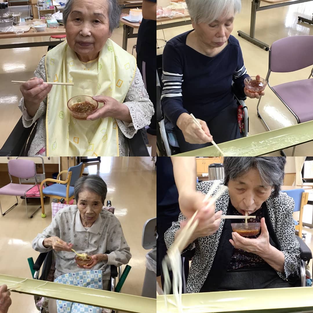 流しそうめん:流しそうめんを特養ウエルハイムヨコゼにて行いました！残暑厳しい折りですが、清涼感と美味しさを楽しめました竹#ウエルハイムヨコゼ 　#特養レク #秩父 #横瀬町 #流しそうめん