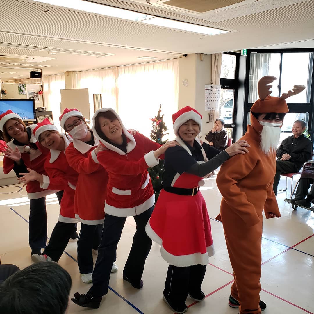 X'mas:クリスマスイベントを開催中です！クリスマスソングやダンスで盛り上がります３時のおやつはケーキバイキングです　#ウエルハイムヨコゼ #秩父 　#横瀬 　#クリスマスイベント