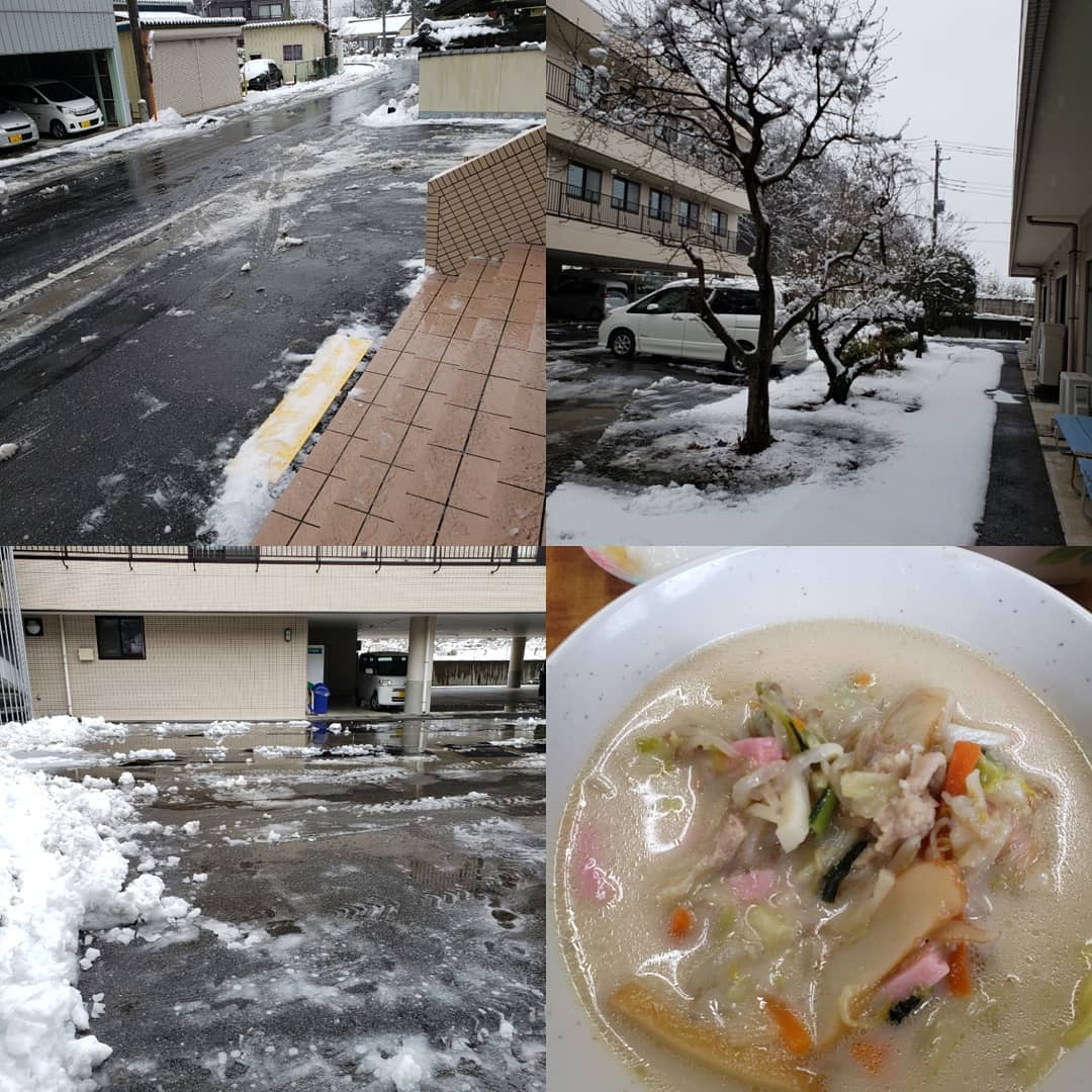 雪:秩父は雪から雨に変わりました。施設周辺の雪かきも終了！お昼はチャンポンで温まりました#雪かき 　#秩父 　#横瀬町 　#ウエルハイムヨコゼ